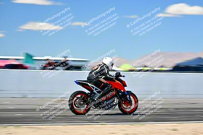 media/Mar-25-2024-Moto Forza (Mon) [[8d4319bd68]]/4-Novice Group/Session 4 Front Straight Speed Pans/